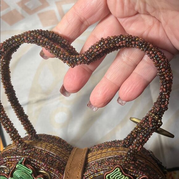 Mary Frances Intoxicating Beaded 3D Wine Bottle Heart Handbag - Picture 9 of 16